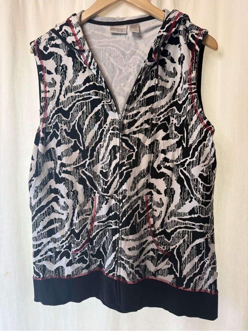 🦓 Zenergy by Chico’s Sleeveless Zebra-Print Hoodie Vest 🦓